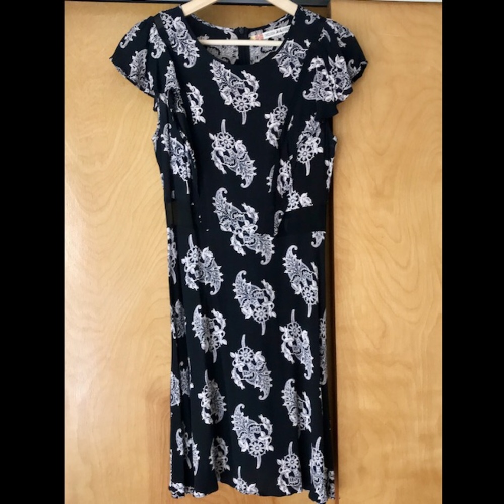 Chelsea & Violet Dress - Picture 1 of 4